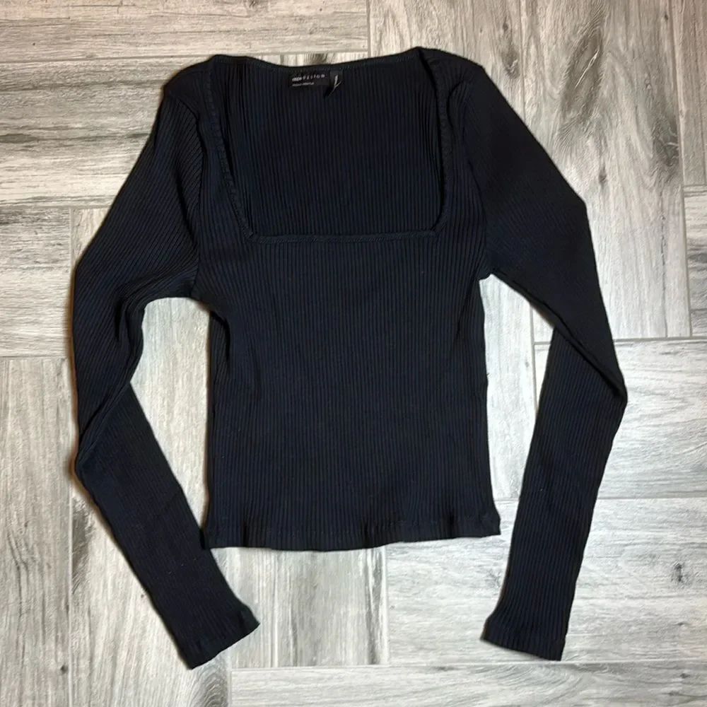 ASOS DESIGN square neck long sleeve top in black US 10
